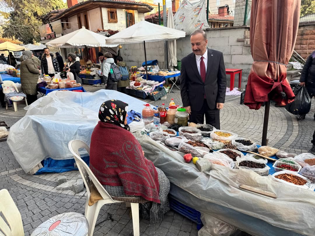 Üretici Pazarını Ve Çarşı Esnafımızı Ziyaret Ederek Çok Kıymetli Esnafımıza Hayırlı Işler Diledi (6)