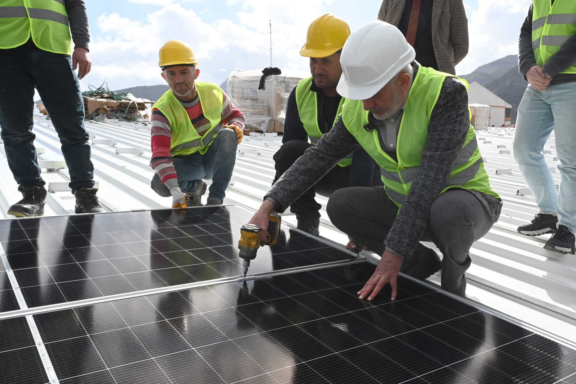 08 02 2026 Baskan Davraz Kapali Pazar Alani Ges Kurulum Inceleme (1)