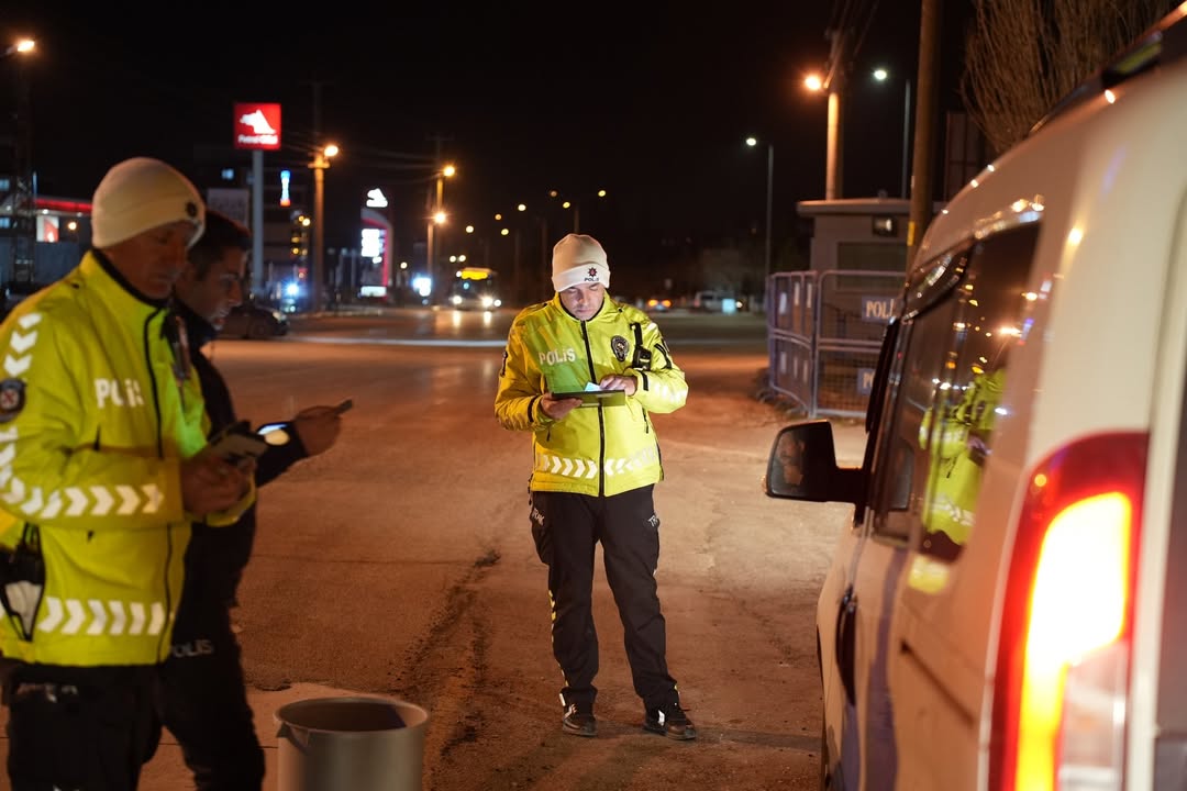 🗓 14.02.2026 – 15.02.2026 Tarihleri Arasında ⏰ 09 00 – 03 30 Saatleri Arasında📍 Sdü Kavşağı 📍 (2)