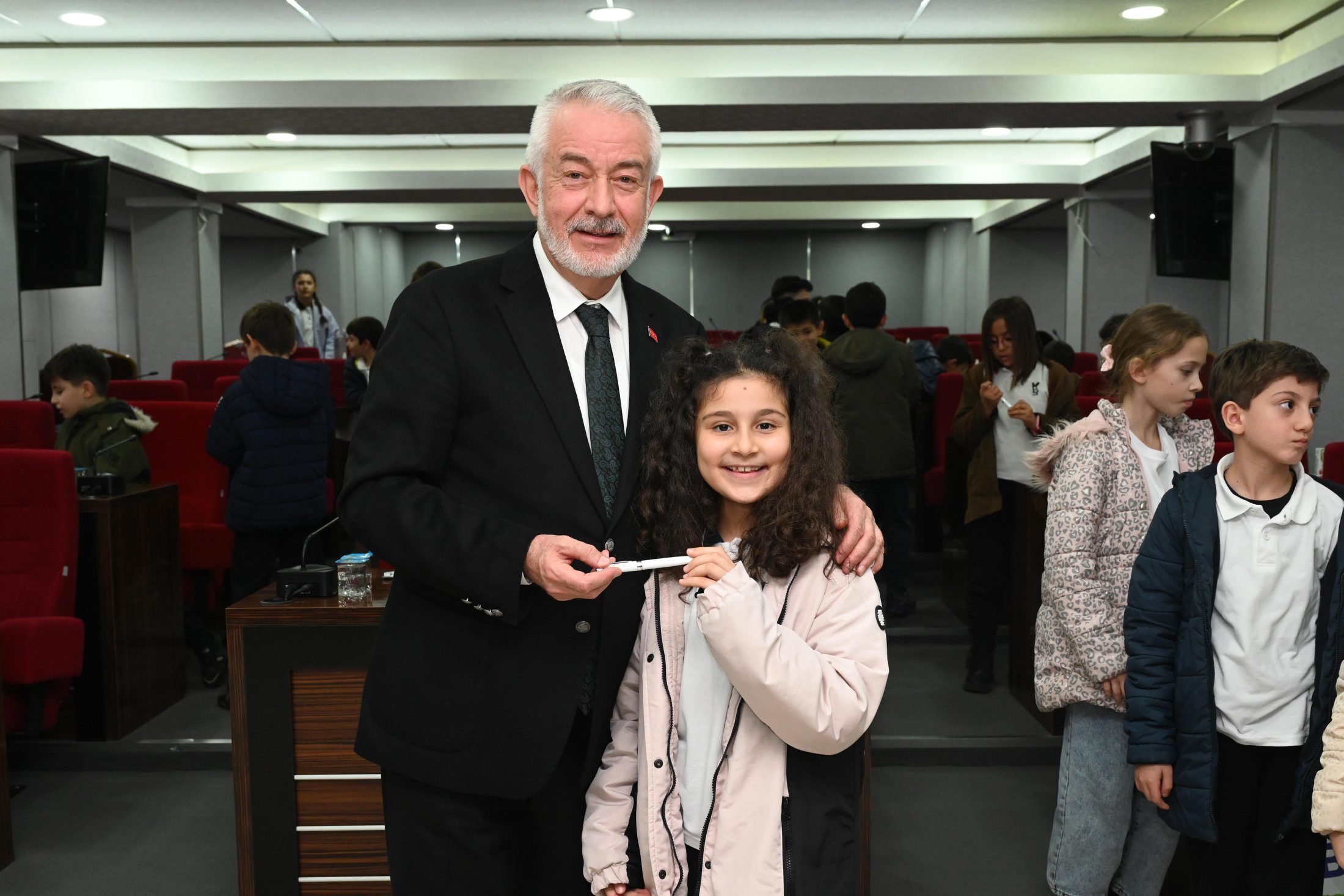 20 02 2026 Yilmaz Sener Ilkokulu 3A Sinifi Baskan Ziyaret (11)