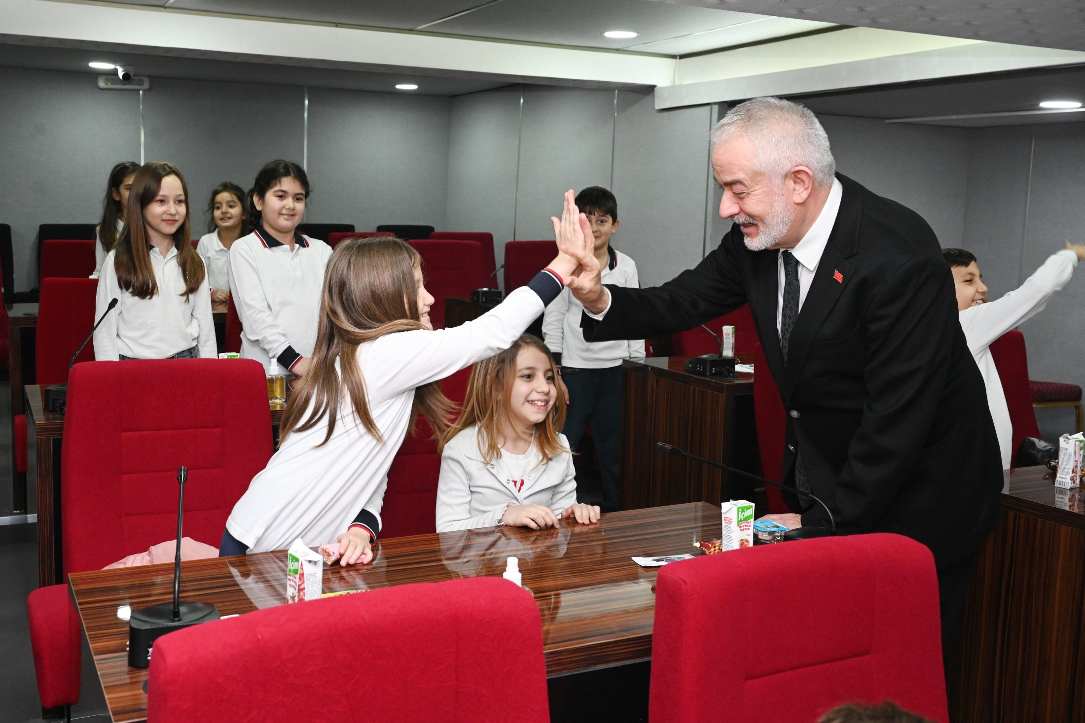 20 02 2026 Yilmaz Sener Ilkokulu 3A Sinifi Baskan Ziyaret (7)