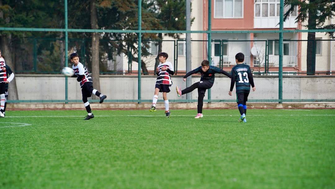 ⚽ 2025–2026 Okul Sporları Küçük Erkekler Futbol İl Birinciliği Başladıbol Gollerle Başlayan Müsa (3)