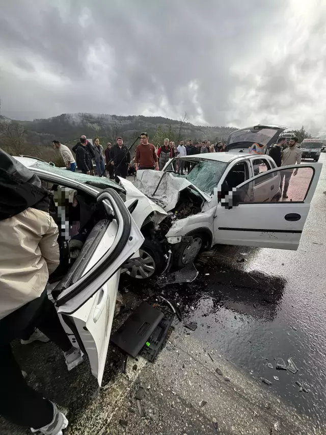 Antalya Da Katliam Gibi Bir Kaza Daha 1 Otomobil 19524913 2775 M