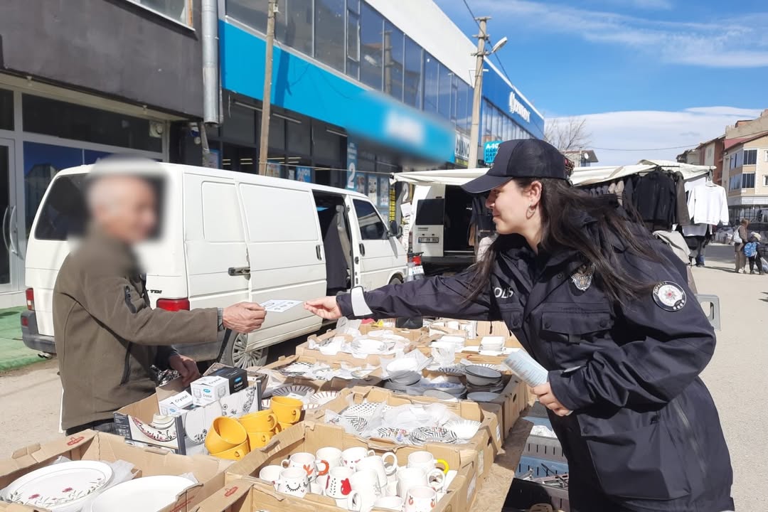 🚨Bi̇lgi̇lendi̇rme Faali̇yetleri̇mi̇z 🗓️ İlçelerimizde Bulunan Halk Pazarlarında Vatandaşlarımıza Yön (2)