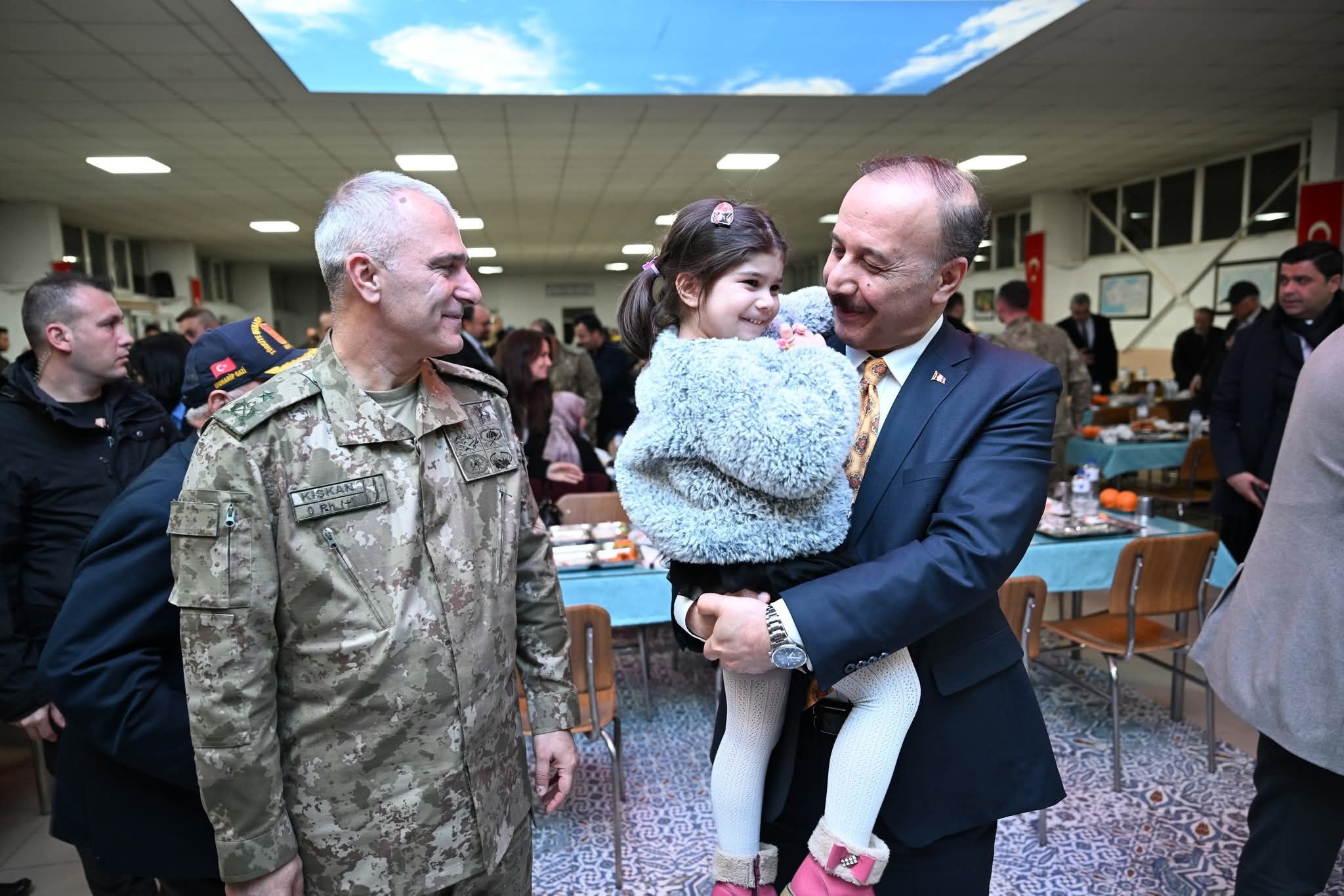 C4E38681 C155 424D Bdb5 420532Bb774A