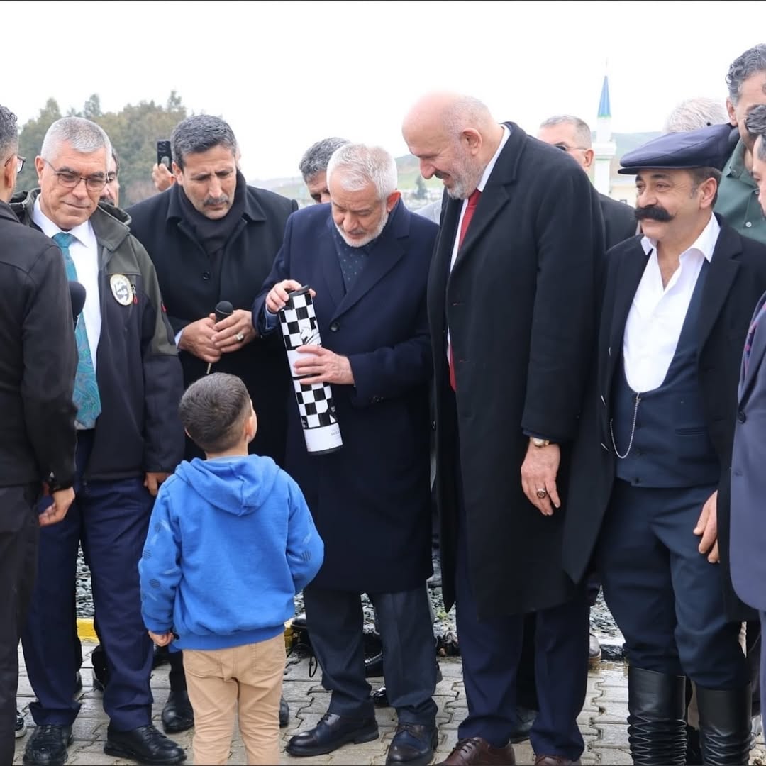 Hatay’da Depremzede Vatandaşlarımıza Yönelik Gerçekleştirilen Dayanışma Programına Katıldık.türk (8)