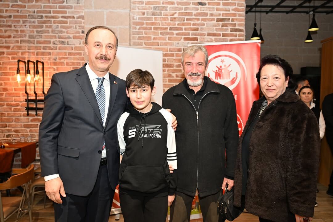 Koruyucu Ailelerimiz Ve Güzel Evlatlarımızla Iftar Sofrasında Bir Araya Gelmenin Huzurunu Yaşadı (2)