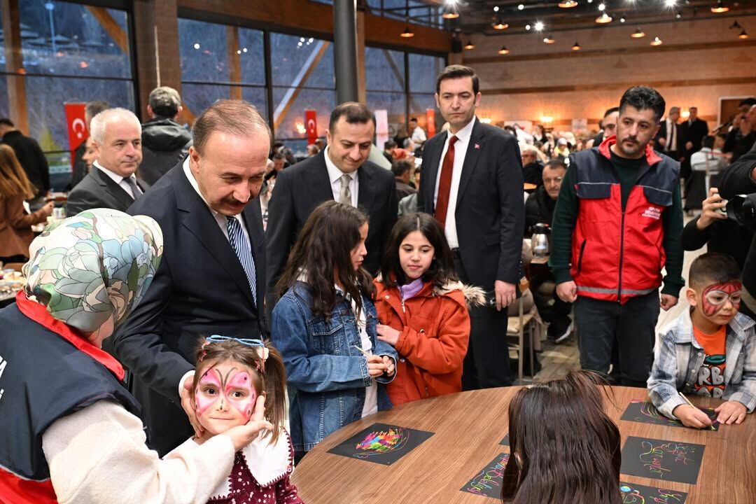 Koruyucu Ailelerimiz Ve Güzel Evlatlarımızla Iftar Sofrasında Bir Araya Gelmenin Huzurunu Yaşadı (5)