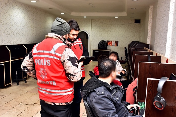 🚔 Okul Çevreleri̇nde Güvenli̇k Uygulamasi 🚔📷 İl Merkezi, Eğirdir, Yalvaç, Şarkikaraağaç🗓️ 17.0 (3)