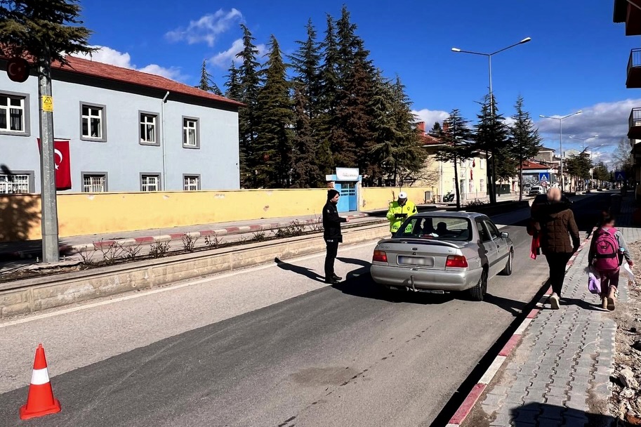 🚔 Okul Önleri̇ Ve Asayi̇ş Uygulamasi 🚔📷 İl Merkezi, Atabey, Senirkent 📅 03.02.2026 Günü Il Mer (3)