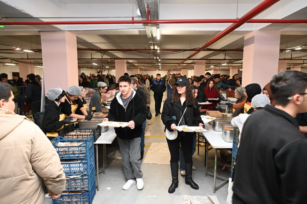 Ramazan Ayının Ilk Iftarında Aynı Sofranın Etrafında Buluşan Kıymetli Hemşehrilerimizle Gönül Bi (5)