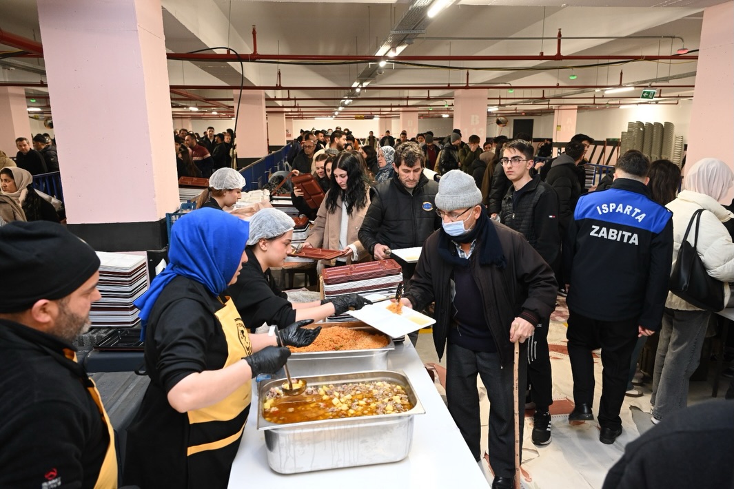Ramazan Ayının Ilk Iftarında Aynı Sofranın Etrafında Buluşan Kıymetli Hemşehrilerimizle Gönül Bi