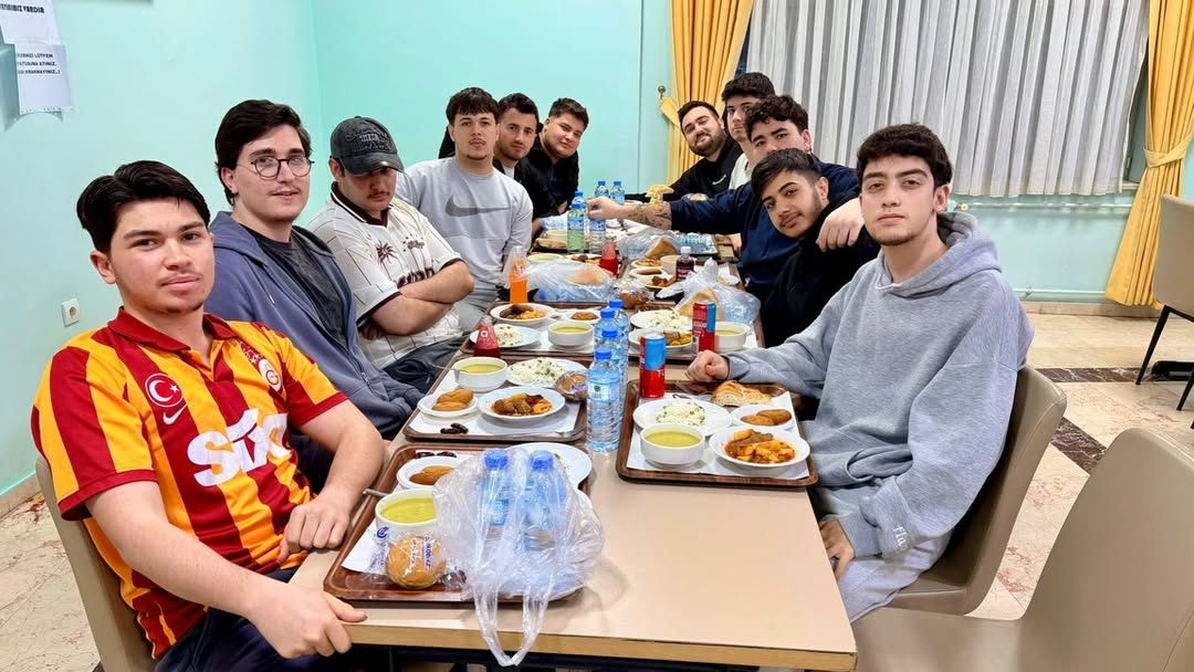 🌙 Yurdumda Ramazan Bereketibugün Isparta Erkek Öğrenci Yurdu C D Bloklarında Barınan Öğrenciler (9)