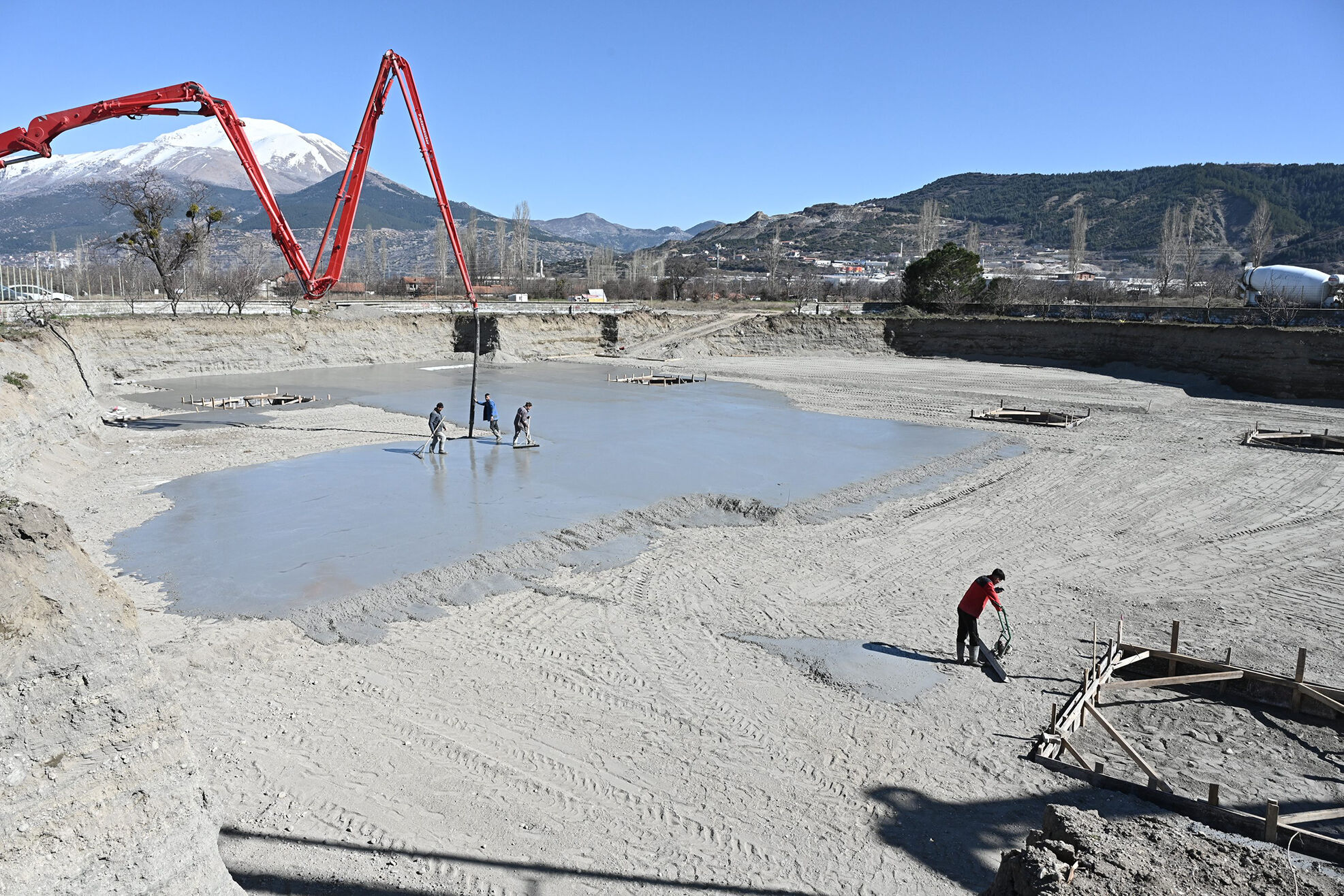 07 03 2026 Baskan Isparta Kultur Ve Egitim Vakfi Kulliye Temel Atma Toreni(7)