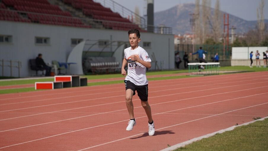 🏃 ♀️ Anali̇g Yolunda Kıyasıya Yarış Atletizm Anadolu Yıldızlar Ligi (Anali̇g) Kros Ve Bayrak Yarı (1)