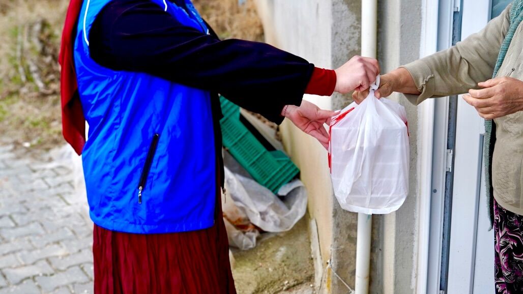 Bir Kapı Çaldık, Bir Gönle Dokunduk 🤍Komşum Projesi Ile Uluborlu Yurdumuzda Kalan Gençlerimiz, (9)