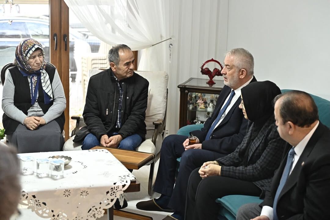 Eşim Şadiye Hanımefendi Ve Belediye Başkan Yardımcılarımızla Birlikte Katar – Türk Birleşik Müşt (1)