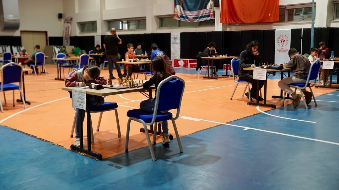 ♟️ Isparta Gençler Satranç İl Birinciliği Tamamlandıgenç Sporcularımızın Kıyasıya Ve Centilmence (2)