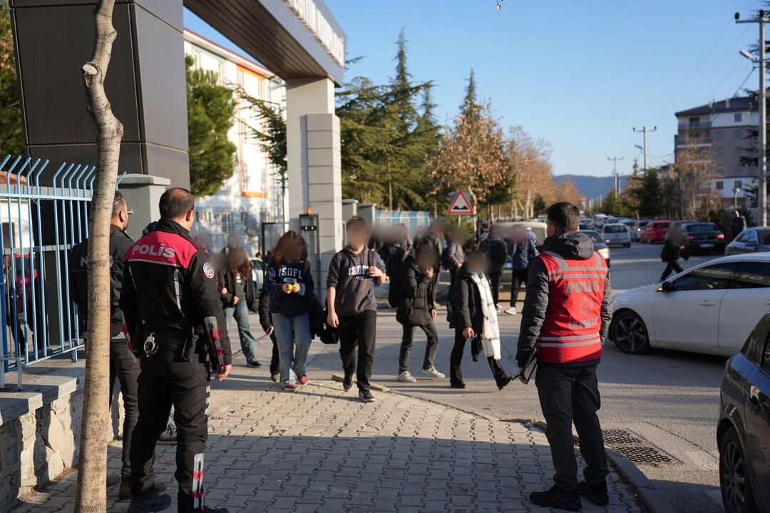 🚔 Okul Çevreleri̇ Deneti̇mleri̇ 🚔 📸 İl Merkezi, Gelendost , Aksu🗓️ 26.03.2026 Günü Il Merkezi V