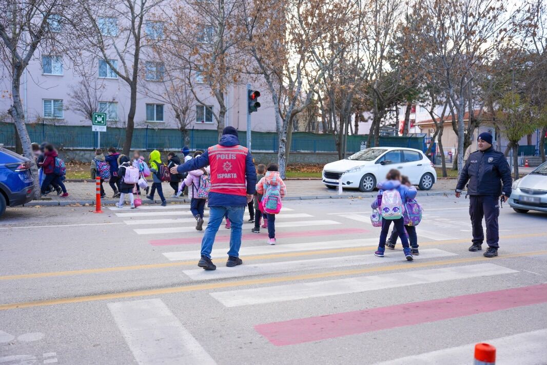 🚔 Okul Çevreleri̇ Deneti̇mleri̇ 📸 İl Merkezi, Yenişarbademli, Sütçüler, Aksu 🗓 27 Mart 2026İl M (1)