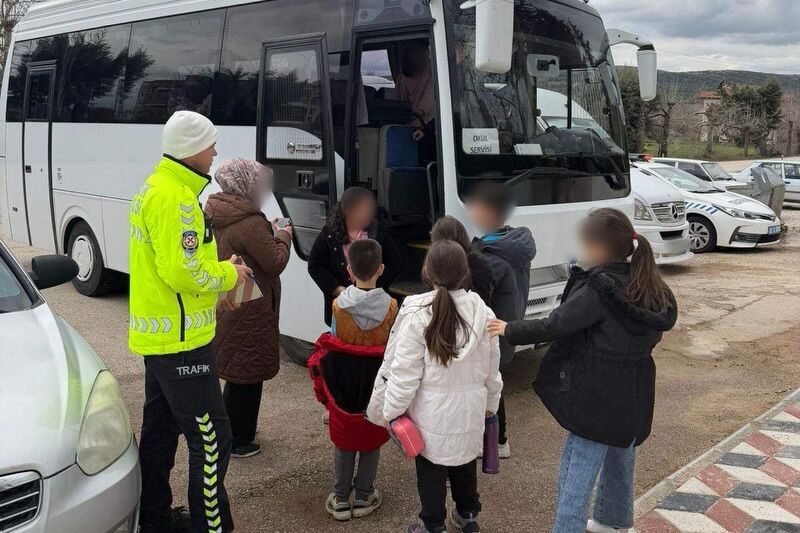 🚔 Okul Önleri̇ Ve Asayi̇ş Uygulamasi 🚔📷 İl Merkezi, Sütçüler, Atabey, Yenişarbademli🗓 25.03.20 (1)