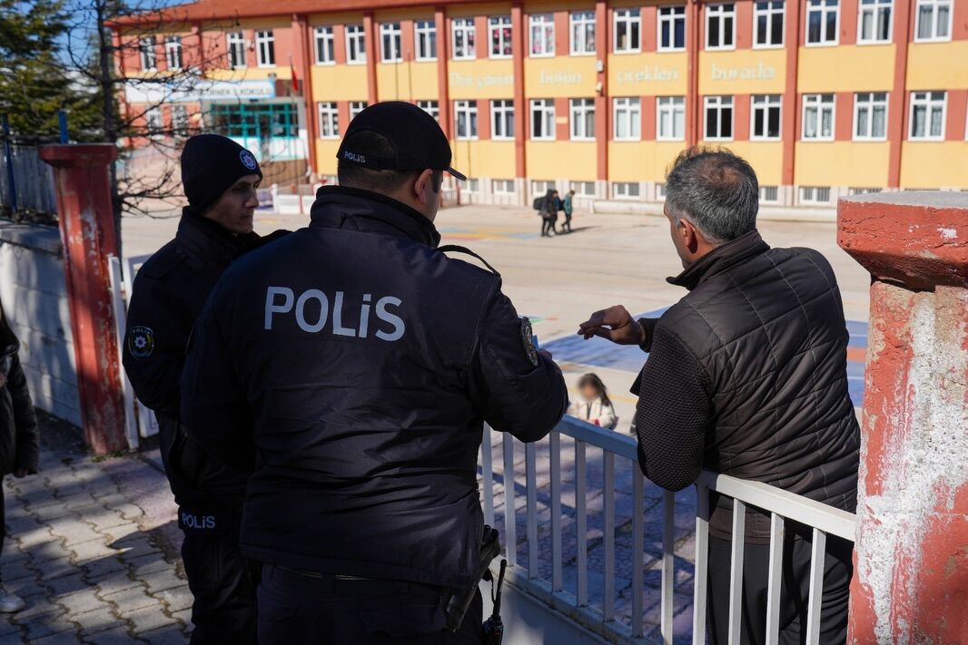🚔 Okul Önleri̇ Ve Asayi̇ş Uygulamasi 🚔📷 İl Merkezi, Sütçüler, Gelendost🗓️ 02.03.2026 Günü Il M (1)