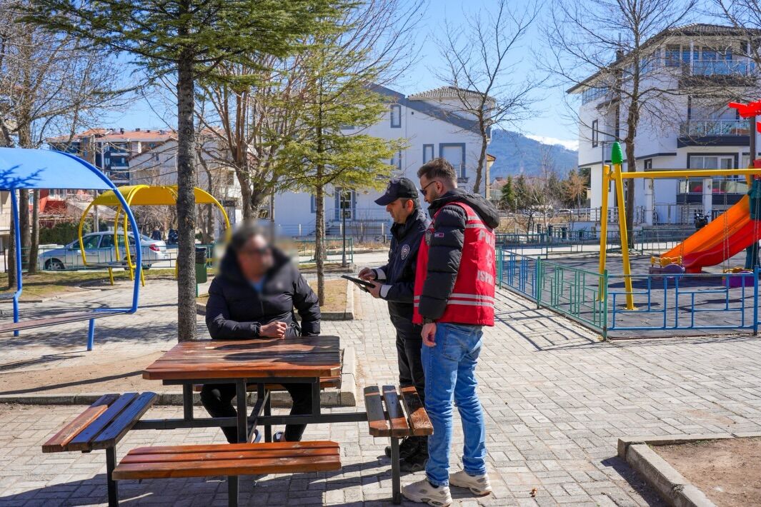 🚔 Okul Önleri̇ Ve Asayi̇ş Uygulamasi 🚔📷 İl Merkezi, Sütçüler, Senirkent, Keçiborlu🗓 09.03.2026