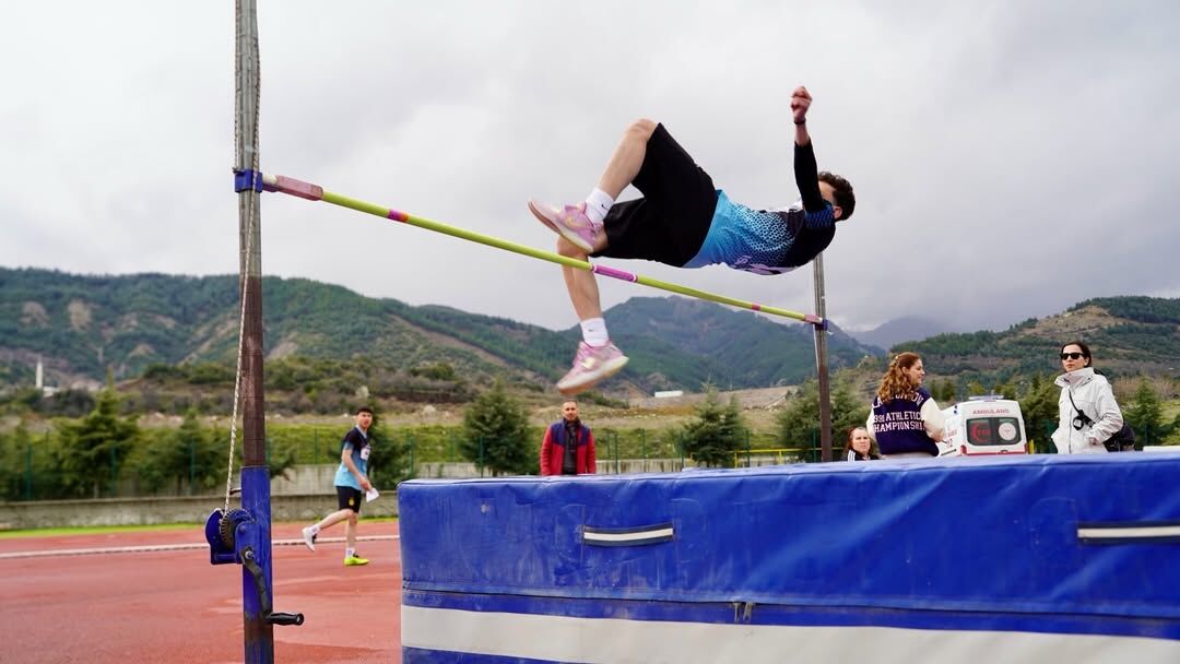 🏃 ♂️ Okul Sporları Gençler A B Atletizm İl Birinciliği Tamamlandısav Atletizm Pisti’nde Gerçekl (3)