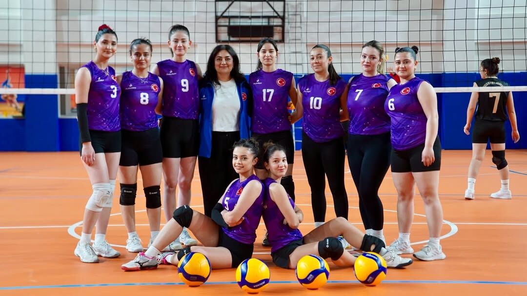 🏐 Yurtli̇g Voleybol Akdeniz Bölge Şampiyonası’nda 1. Gün Tamamlandı 🔥İlimizde Düzenlenen Şampiy