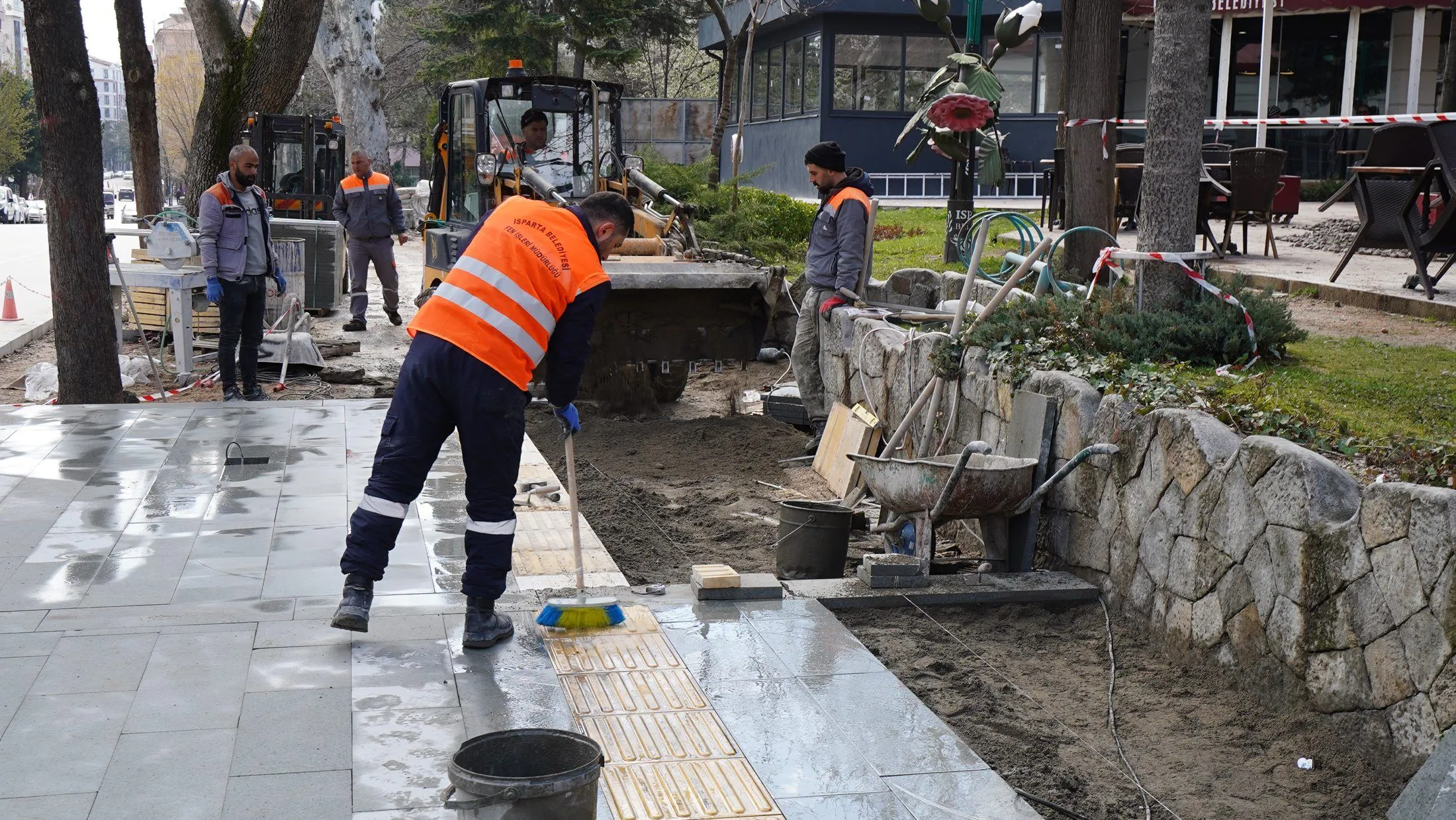 02 04 2026 Ataturk Parki Alti Kaldirim Yenileme Calisma 3