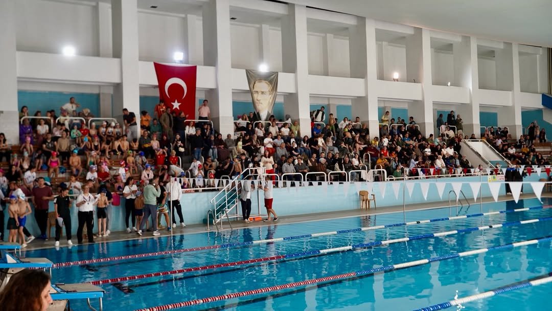 🏊 ♂️🇹🇷 23 Nisan Minikler A Yüzme Şenliği Coşkuyla Sona Erdi23 Nisan Coşkusunun Hâkim Olduğu T (6)