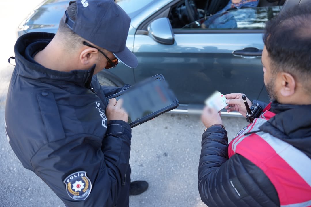 🗓 24 25.04.2026 Tarihleri Arasında;📍Sdü Kavşağı 📍Sav Kavşağı📍Gölcük Yolu – 1001 Evleri Kavşa