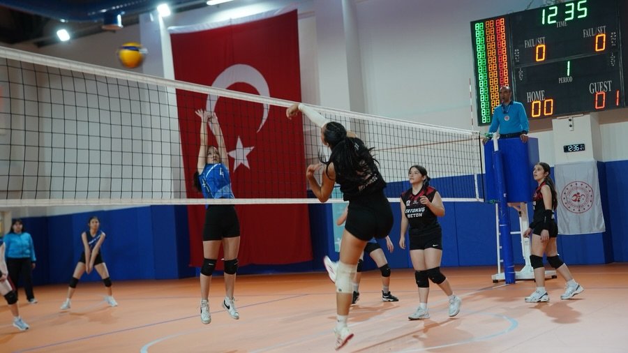 🏐 Adım Adım Finale!2025 2026 Okul Sporları Genç B Kızlar Voleybol İl Birinciliği Müsabakaları,