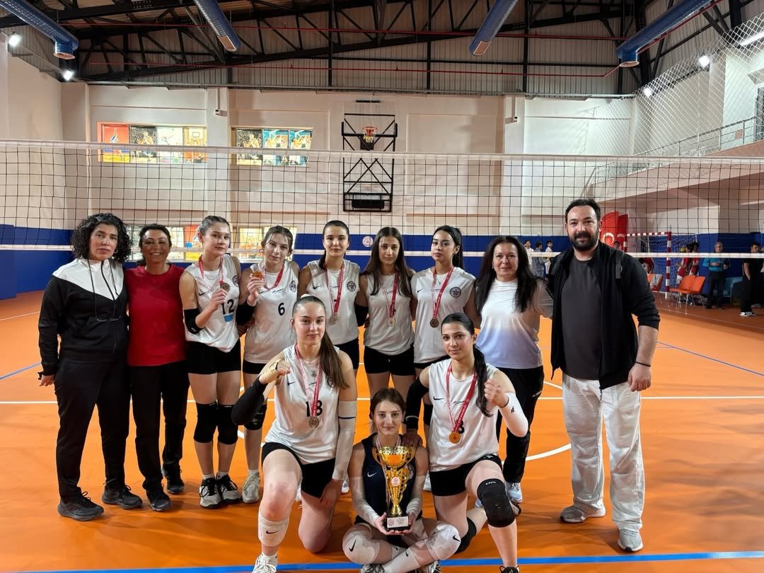 🏐 Filenin Genç Sultanları Kürsüde.2025–2026 Okul Sporları Genç B Kızlar Voleybol İl Birinciliği (1)