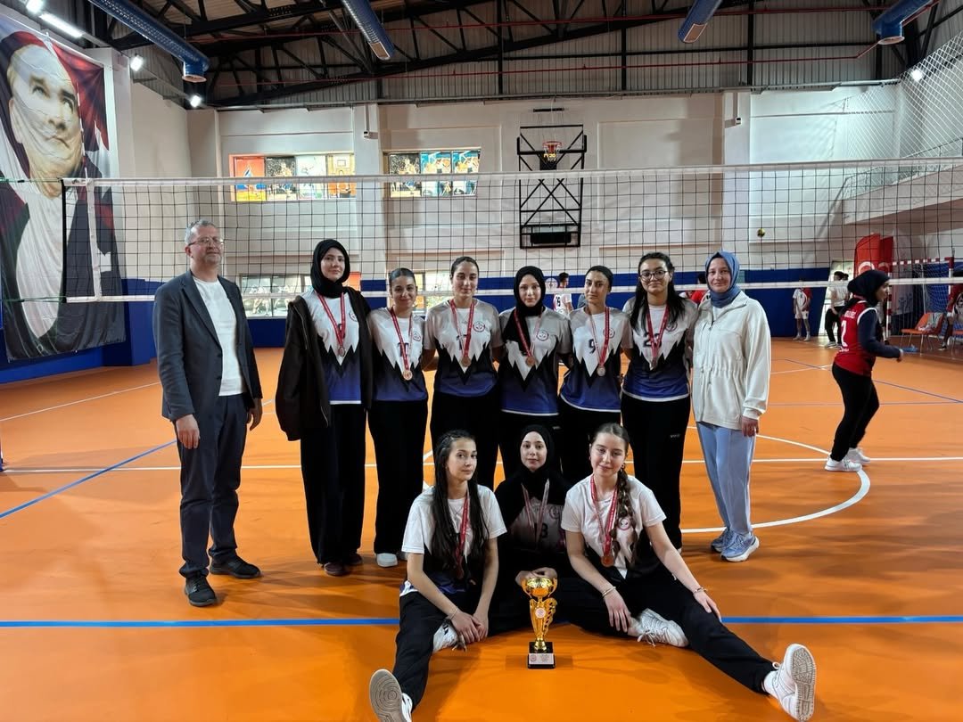 🏐 Filenin Genç Sultanları Kürsüde.2025–2026 Okul Sporları Genç B Kızlar Voleybol İl Birinciliği (3)