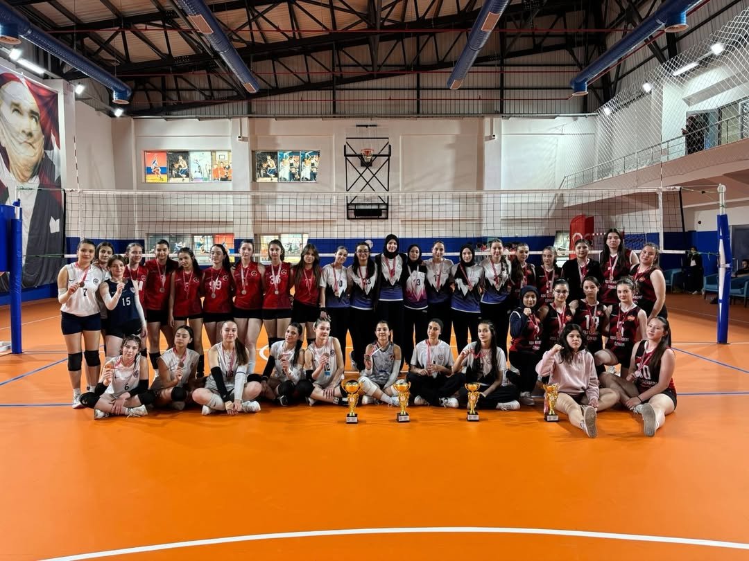 🏐 Filenin Genç Sultanları Kürsüde.2025–2026 Okul Sporları Genç B Kızlar Voleybol İl Birinciliği