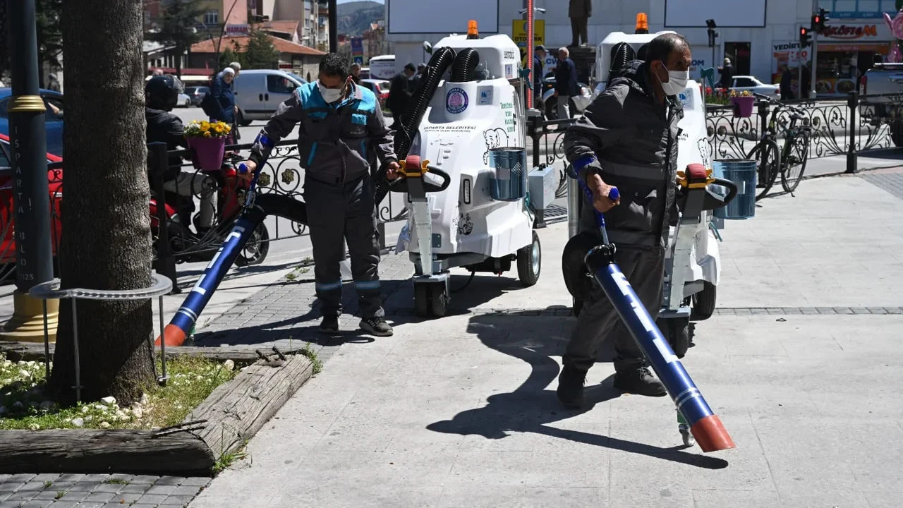 Ispartanin Temizliginde Fil Devri Akulu Supurgeler Isparta Sokaklarinda 6 1