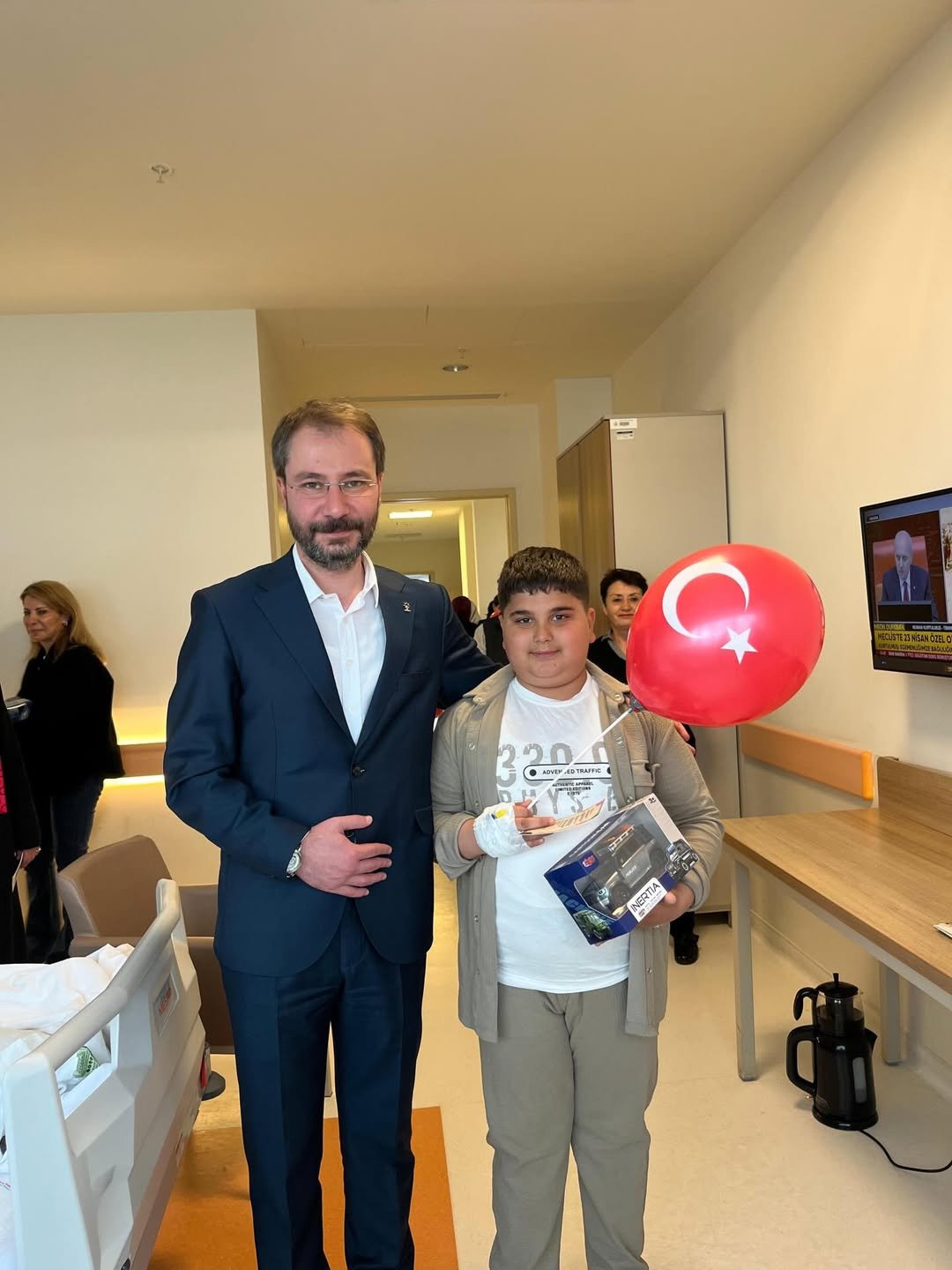 Kadın Kolları Başkanımız Dilek Gündüz Ve Yönetim Kurulu Üyeleri Ile Birlikte, Şehir Hastanemizde