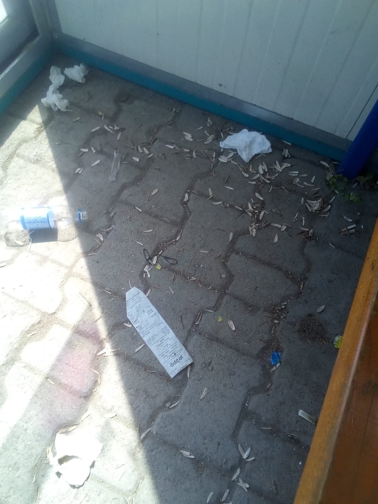 Otobüs Durağı (1)