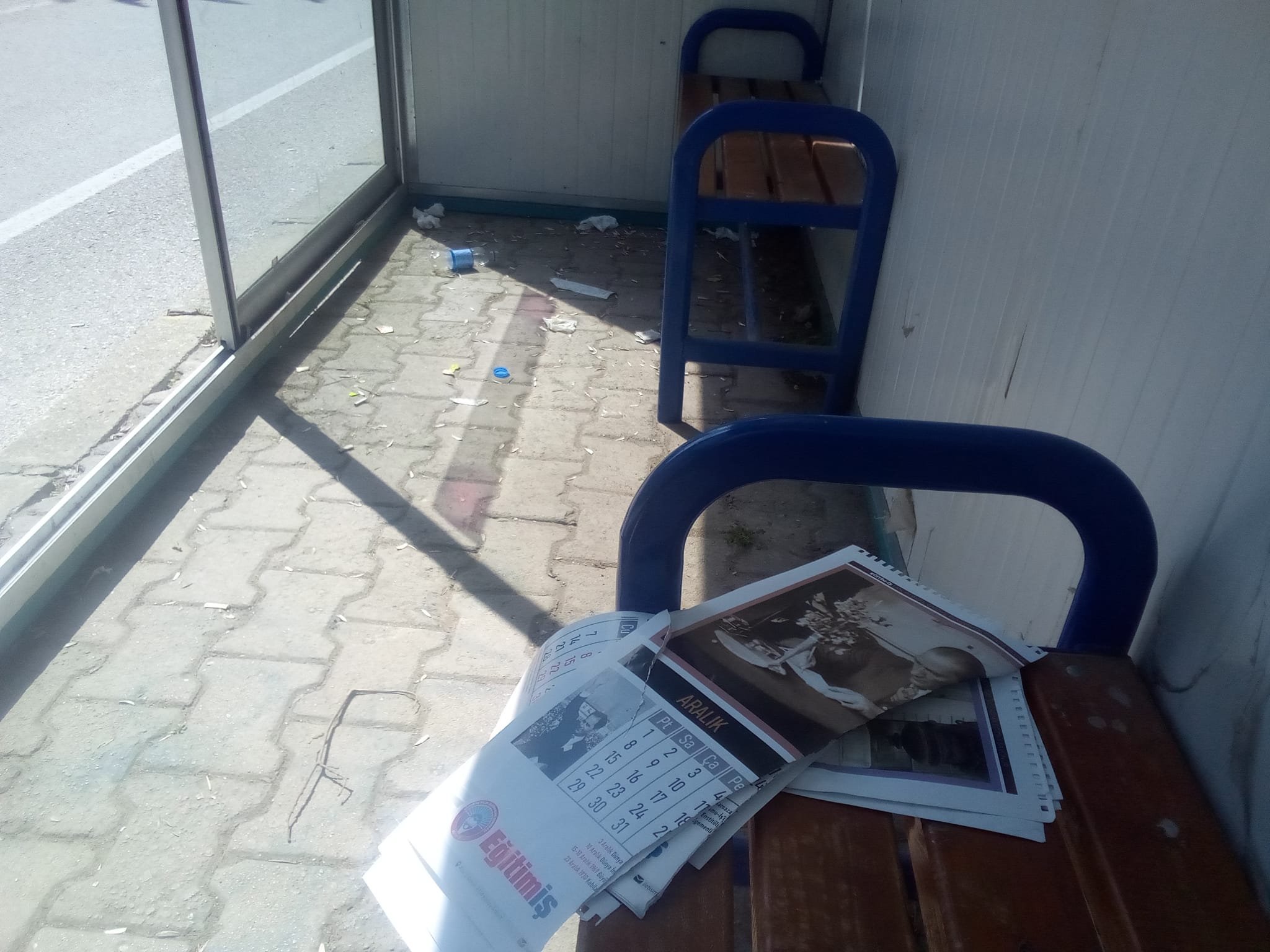 Otobüs Durağı (4)