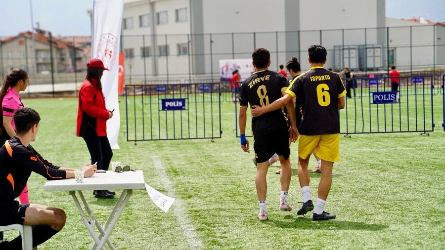 ⚽🚓 Polis Haftası’nda Futbol Coşkusu Başladı 🇹🇷“Gençler Sporda, Gelecek Emniyette” Sloganıyla, (1)