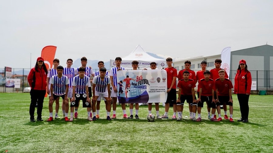 ⚽🚓 Polis Haftası’nda Futbol Coşkusu Başladı 🇹🇷“Gençler Sporda, Gelecek Emniyette” Sloganıyla,