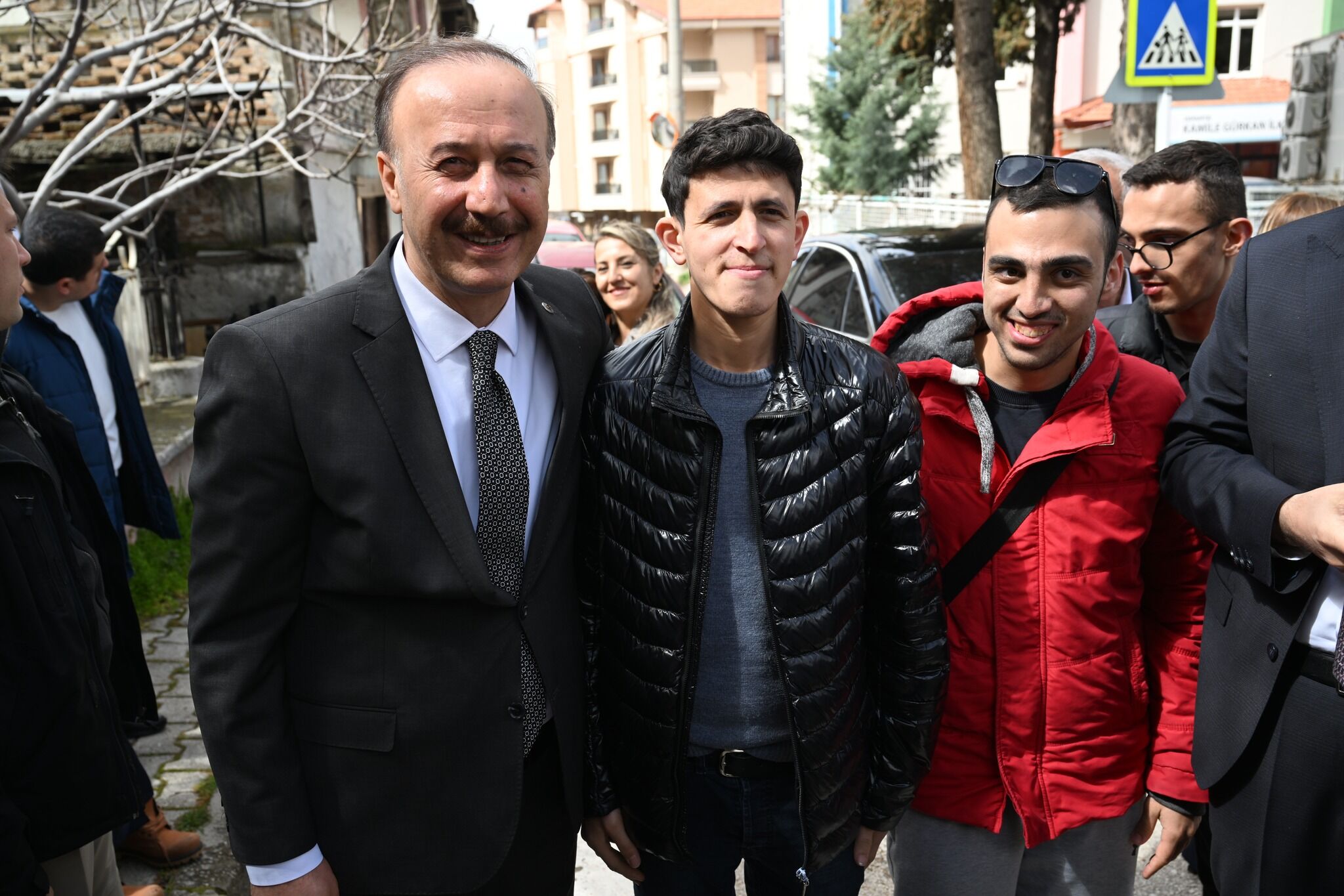 Vali Abdullah Erin Otizm Çocuk Ziyaret (11)