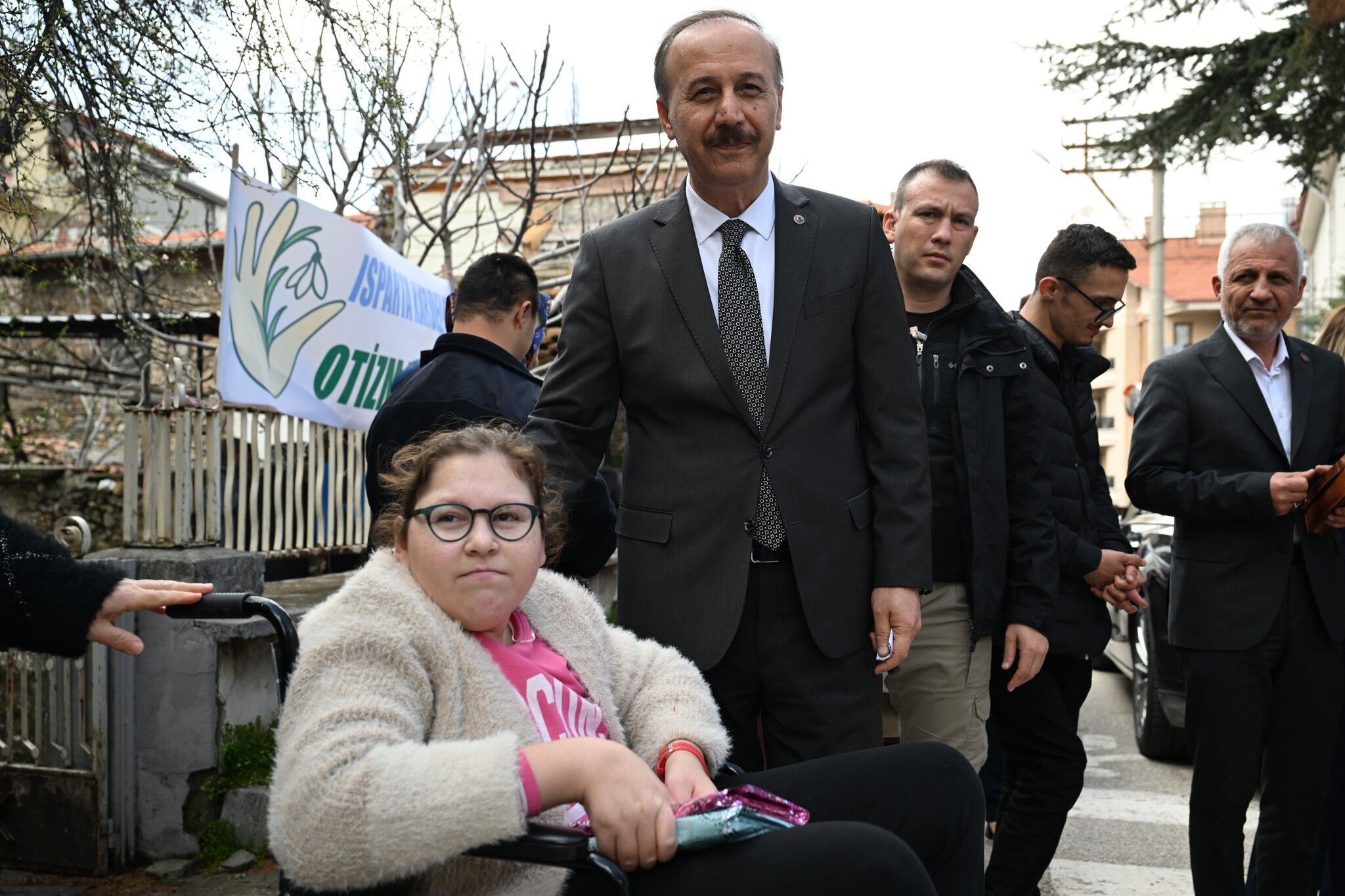 Vali Abdullah Erin Otizm Çocuk Ziyaret (12)