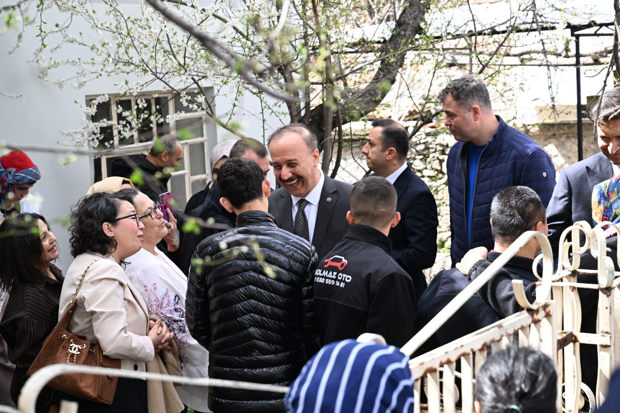 Vali Abdullah Erin Otizm Çocuk Ziyaret (2)