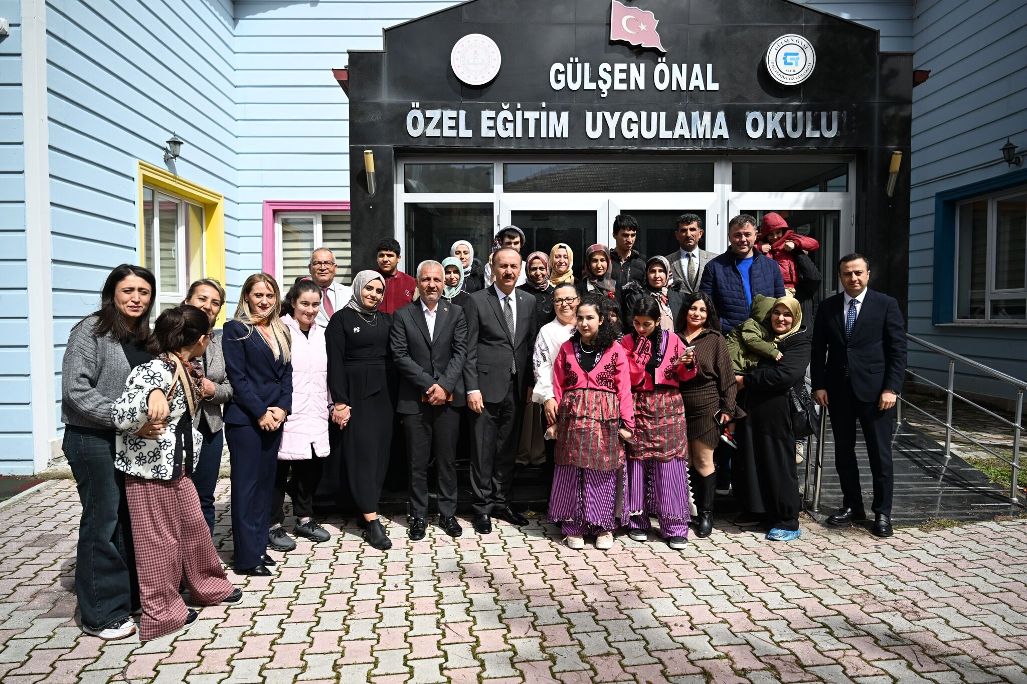 Vali Abdullah Erin Otizm Çocuk Ziyaret (3)