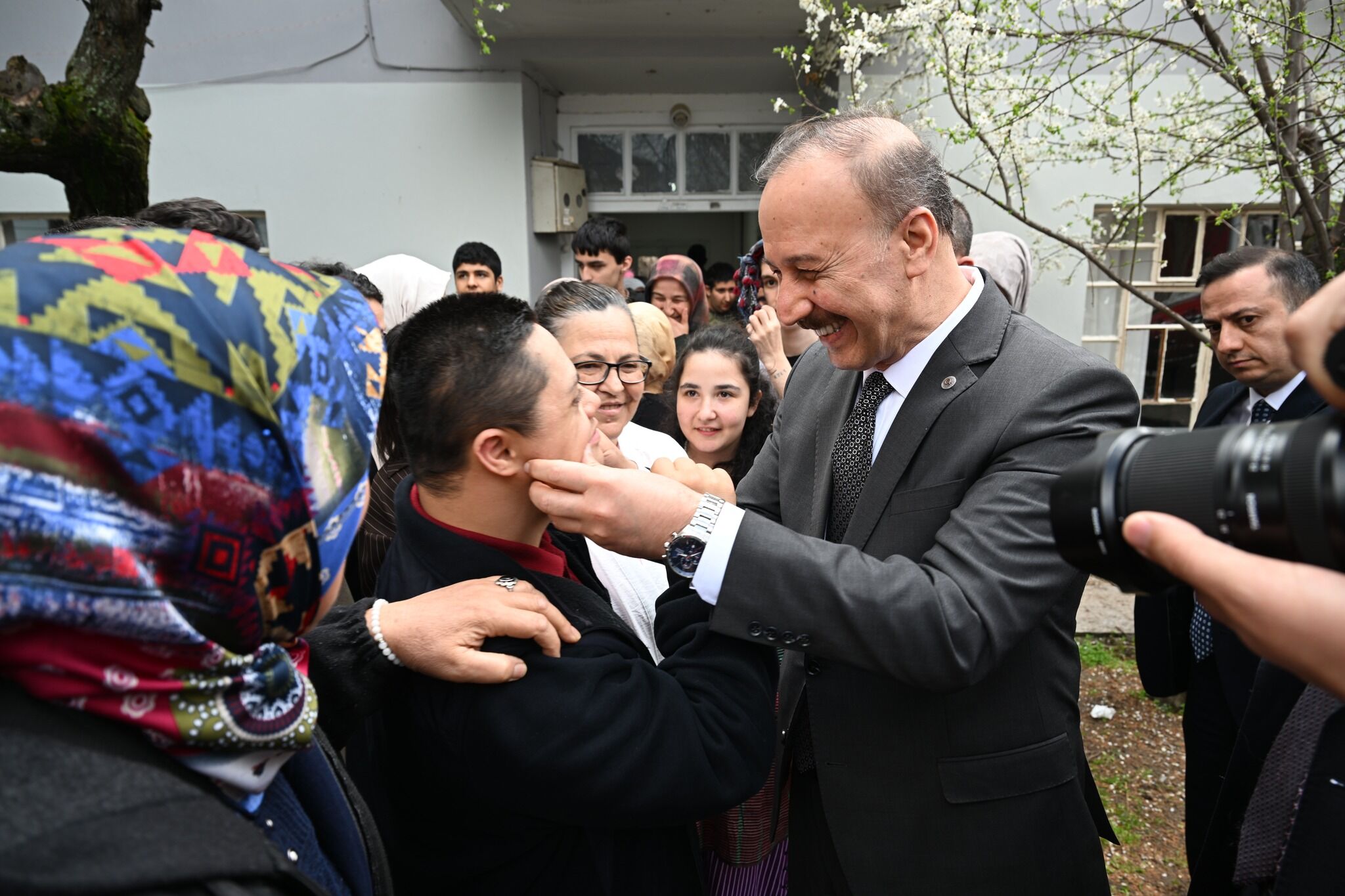 Vali Abdullah Erin Otizm Çocuk Ziyaret (7)