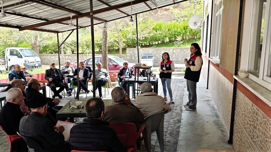 🍒🌿 Yakaören’de Kiraz Üreticilerine Entegre Mücadele Eğitimi! 🌿🍒Isparta’nın Yakaören Köyü’nde (1)