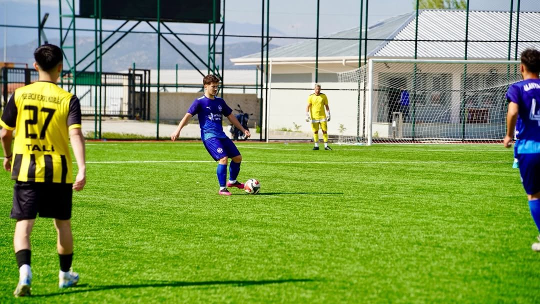 ⚽ Yurtli̇g Futbol Akdeniz Bölge Müsabakaları’nda 1. Gün Tamamlandısahada Sadece Rekabet Değil; Fa (1)