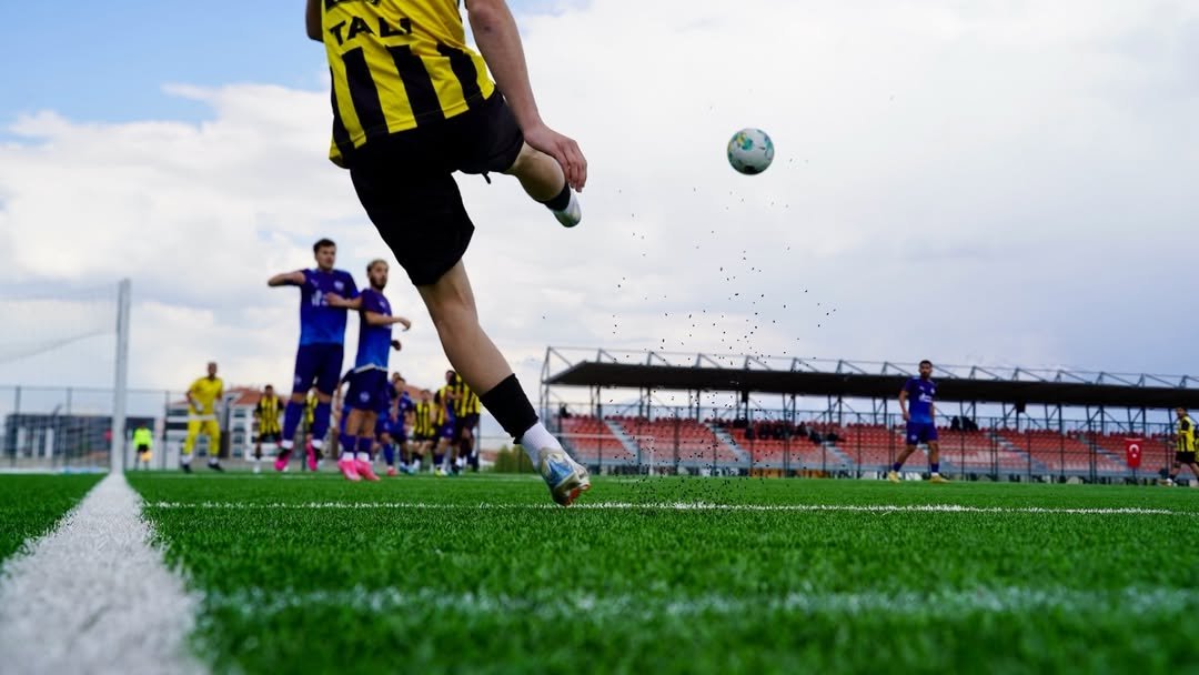 ⚽ Yurtli̇g Futbol Akdeniz Bölge Müsabakaları’nda 1. Gün Tamamlandısahada Sadece Rekabet Değil; Fa (2)